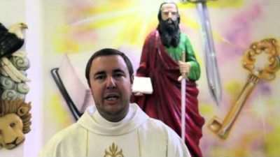 Padre Fernando de Carvalho Brito, fala sobre a Celebração da Ceia do Senhor