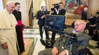 Por que o famoso ateu Stephen Hawking integra a Pontifícia Academia das Ciências?
