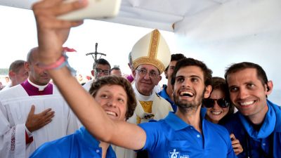 Vaticano envia questionário para jovens da Diocese de Umuarama