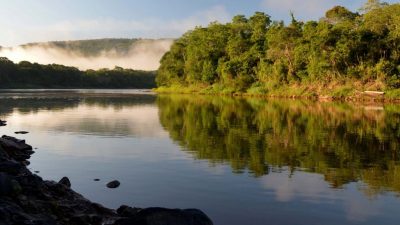 Governo do Paraná abre precedente para rios sadios virarem esgoto