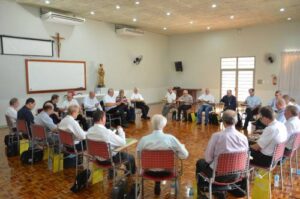 Bispos do Regional Sul 2 se reúne em Paranavaí
