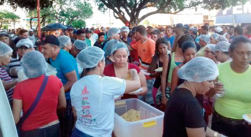 FOTO 01 900 venezuelanos beneficiados com entrega de alimentos 4
