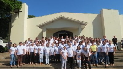 Paróquia Santa Clara de Assis de Umuarama institui 75 novos leitores
