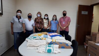 Projeto “Ponto Voluntário” faz entrega de 600 peças de crochê para entidades de Tapejara