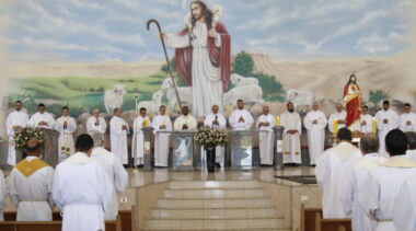 Padres, bispo, seminaristas e leigos se reúnem para Jornada de Oração pelos Sacerdotes