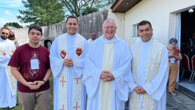 Representantes da Diocese de Umuarama estudaram o novo Missal Romano em Encontro do Regional Sul II