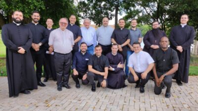 Padres com até cinco anos de sacerdócio se encontram com o Bispo Diocesano