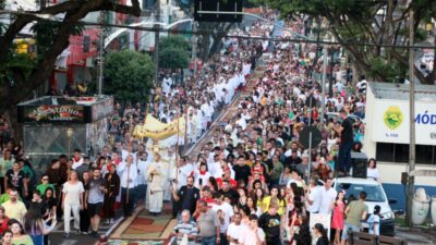 Em ano Jubilar, Paróquias de Umuarama celebram juntas Corpus Christi