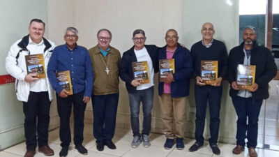 Em ano jubilar, Dom João Mamede se reúne com padres laicizados da Diocese de Umuarama