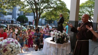 Missa Solene, tradicional almoço e bênção dos animais marcam o dia de São Francisco de Assis