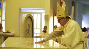 Bispo dedica Igreja e Altar da Paróquia Sagrado Coração de Jesus em Brasilândia do Sul