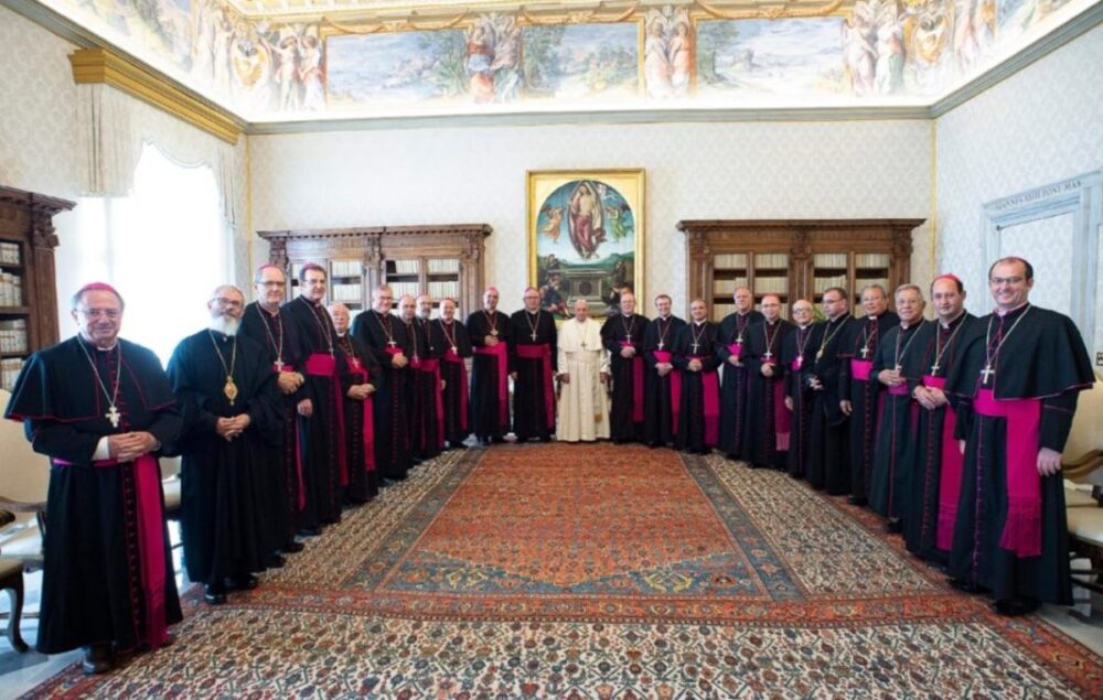 Bispos com Papa