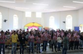 Retiro da Paróquia Santa Clara de Assis reuniu jovens neste domingo